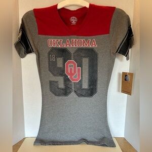 Nwt juniors 3/5 size small Oklahoma university T-shirt